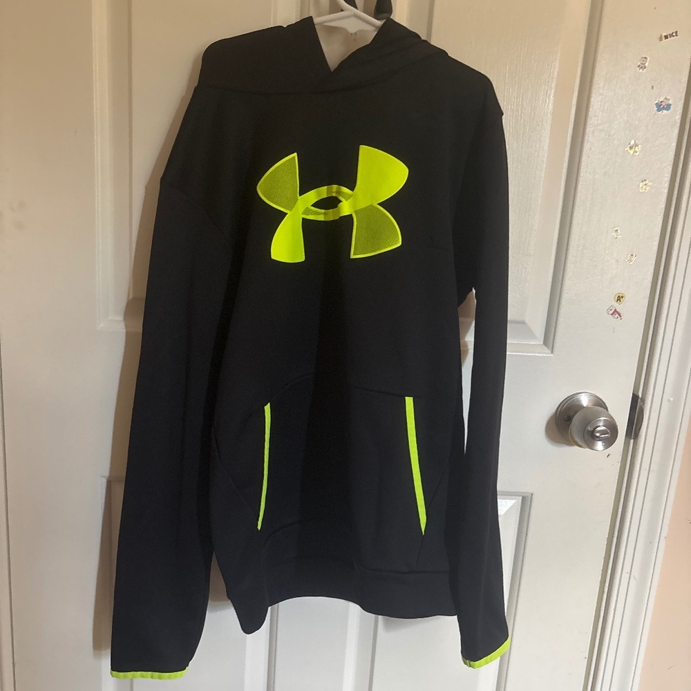 black under armour sweatshirt for boys